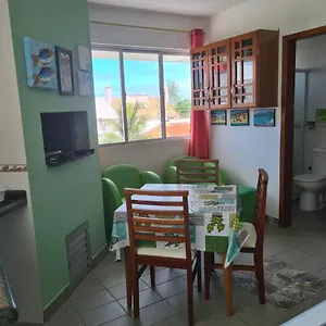 https://bombinhas-apto-de-01-dormitorio-a-60m-praia-ar-wifi-com-vista.santa-catarina-brasil.com